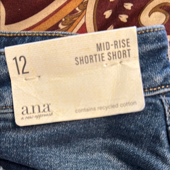 Mid Rise Shorts - Picture 2 of 6
